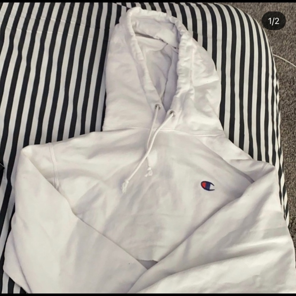 White cropped champion hoodie